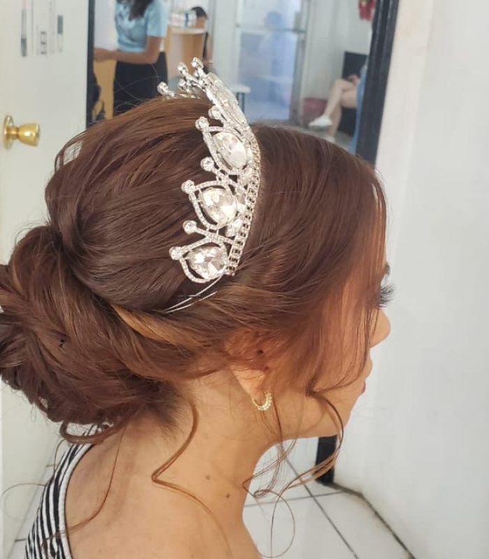 Peinado y maquillaje para quinceañeras